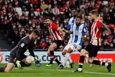 开云体育官方入口-包含赛前毕尔巴鄂竞技备战欧超杯，篮板制胜细节曝光，质疑声仍在，球探报告显示潜力的词条