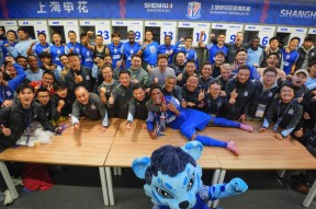 开云体育官方入口-亚冠转会期再迎强敌；莱比锡豪取连胜；主帅态度：球迷炸锅；更衣室氛围转暖(莱比锡红牛对柏林联合)